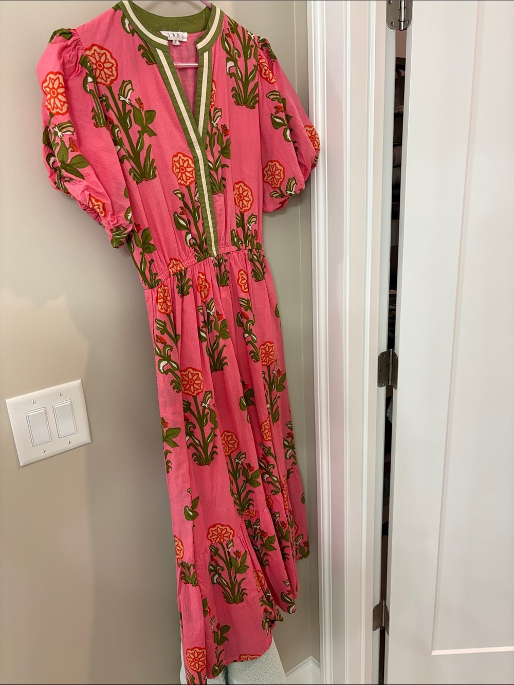 THML Women’s Pink Floral V-Neck Maxi Dress - XS - Picture 3 of 4